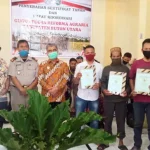 BPN Butur Serahkan Ratusan Sertifikat untuk Masyarakat di Enam Desa dan Kelurahan BPN Butur Serahkan Ratusan Sertifikat Untuk Masyarakat di Enam Desa dan Kelurahan