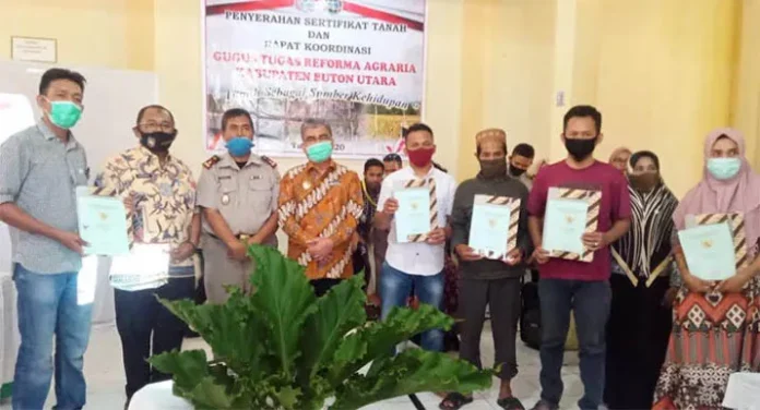 BPN Butur Serahkan Ratusan Sertifikat Untuk Masyarakat di Enam Desa dan Kelurahan