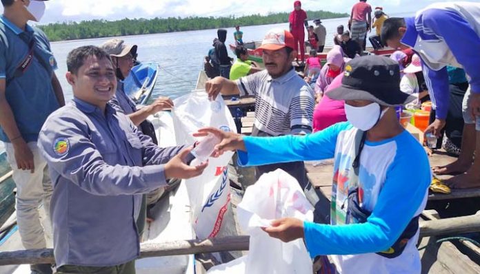 Balai TNRAW Gelar Aksi Bersih di Kawasan Konservasi