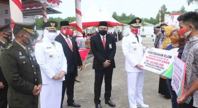 BP Jamsostek Serahkan Santunan Kematian Rp168 Juta di Kendari