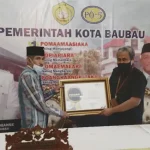 Sensus Online Capai 48 Persen, Pemkot Baubau Dapat Penghargaan BPS Sensus Online Capai 48 Persen, Pemkot Baubau Dapat Penghargaan BPS