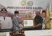 Sensus Online Capai 48 Persen, Pemkot Baubau Dapat Penghargaan BPS Sensus Online Capai 48 Persen, Pemkot Baubau Dapat Penghargaan BPS
