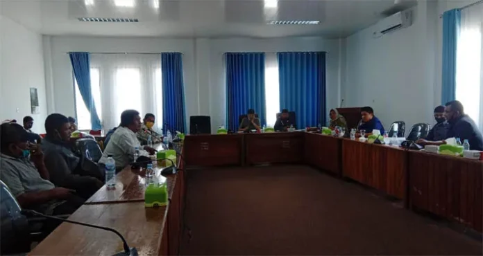 Merasa Didiskriminatif, Pengemudi Katinting di Baubau Demo di DPRD