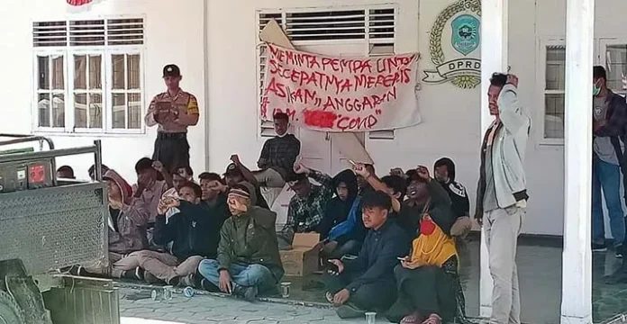 Warga Buteng Demo Soal Transparansi Penggunaan Anggaran Covid-19