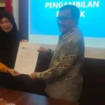 Partai Demokrat Berikan B1KWK ke Paslon HALO Partai Demokrat Berikan B1KWK ke Paslon HALO