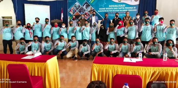Dispar Sultra Latih Kelompok Sadar Wisata Busel