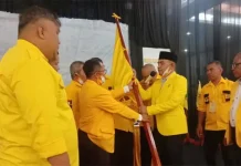 Diwarnai Aksi Walk Out, Zahari Terpilih Secara Aklamasi Pimpin Golkar Baubau Diwarnai Aksi Walk Out, Zahari Terpilih Secara Aklamasi Pimpin Golkar Baubau