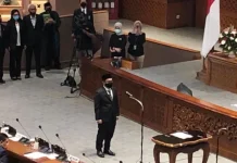 Haerul Saleh Resmi Dilantik Sebagai Anggota DPR RI Haerul Saleh Resmi Dilantik Sebagai Anggota DPR RI