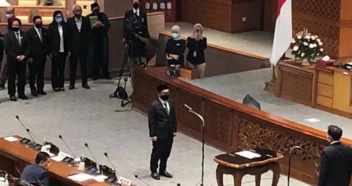 haerul saleh Haerul Saleh Resmi Dilantik Sebagai Anggota DPR RI