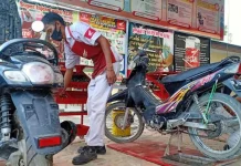 Astra Motor dan FIF Berikan Layanan Servis Gratis bagi Korban Banjir Masamba Astra Motor dan FIF Berikan Layanan Servis Gratis bagi Korban Banjir Masamba
