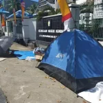 Jelang Sidang Penembakan Mahasiswa, Rekan Korban Randi Nginap di Kejaksaan Jelang Sidang Penembakan Mahasiswa, Rekan Korban Randi Nginap di Kejaksaan