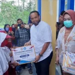 3.625 Siswa di Mubar Terima Beasiswa PIP Serahkan Beawsiswa PIP, Anggota DPR RI Sebut Rajiun Sosok Pemimpin Peduli Dunia Pendidikan