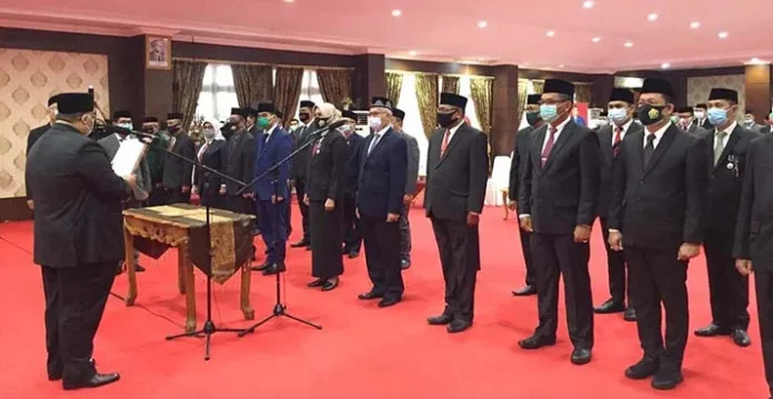 Ali Mazi Lantik 12 Pejabat Eselon II