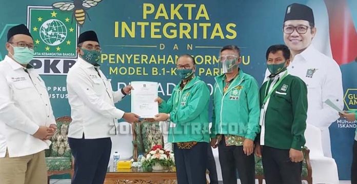 Surunuddin-Rasyid Terima B.1-KWK Dari PKB