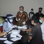 Sebelum Dipindahkan ke Lapas, 20 Tahanan Polres Buton Jalani Rapid Test Sebelum Dipindahkan ke Lapas, 20 Tahanan Polres Buton Jalani Rapid Test