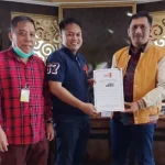 Terima Formulir B.1-KWK Hanura, Rusmin – Senawan Siap Daftar ke KPU Konsel Terima Formulir B.1-KWK Hanura, Rusmin - Senawan Siap Daftar ke KPU Konsel