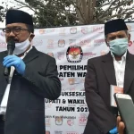 Diusung 5 Parpol, Arhawi-Hardin Mendaftar ke KPU Diusung 5 Parpol, Arhawi-Hardin Mendaftar ke KPU