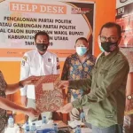 KPU Tetapkan Tiga Pasangan Calon di Pilkada Butur KPU Tetapkan Tiga Pasangan Calon di Pilkada Butur