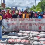 Dituduh Hina Polri, Seorang Aktivis Kendari Ditangkap Tanpa Surat Laporan Bentuk Kekecewaan, Demonstran Bakar Replika Pocong Bertulis “Polisi”