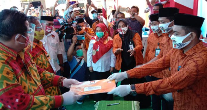 Daftar ke KPU, Rusman Emba Serukan Pilkada Damai