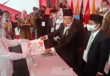 Berkas Pencalonan Surunuddin- Rasyid Dinyatakan Lengkap Berkas Pencalonan Surunuddin- Rasyid Dinyatakan Lengkap