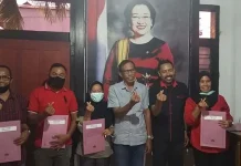 DPC Bekali Fraksi PDI-Perjuangan Surat Tugas Untuk Memenangkan HATI DPC Bekali Fraksi PDI-Perjuangan Surat Tugas Untuk Memenangkan HATI