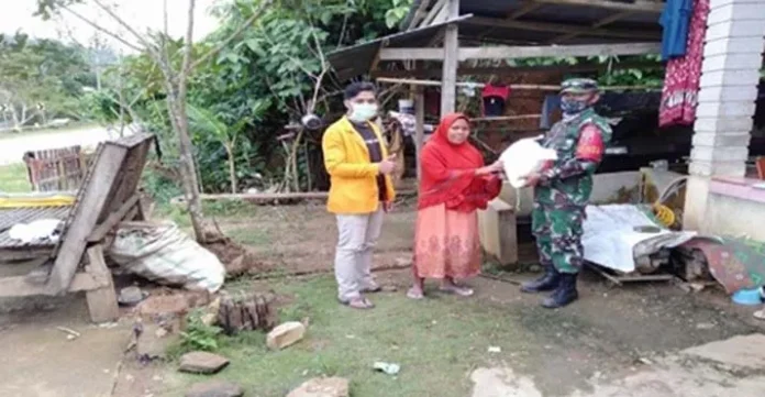 edukasimasyarakat Mahasiswa UHO Edukasi Masyarakat Jalankan Ekonomi di Tengah Pandemi