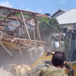 Eksekusi 4 Bangunan di Kota Lama Kendari Diprotes Warga Eksekusi 4 Bangunan di Kota Lama Kendari Diprotes Warga