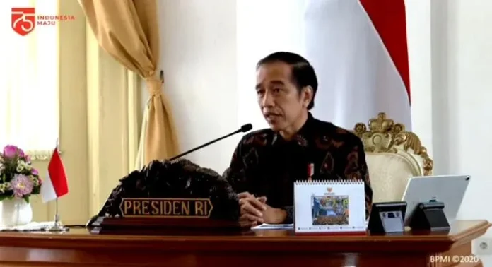 Jokowi Minta Gubernur Awasi Pergerakan Penyebaran Covid-19