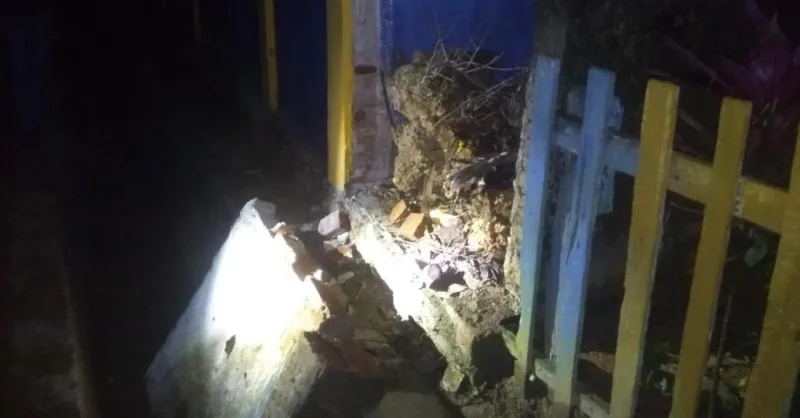 Seorang Anak di Mubar Tewas Tertimpa Pagar Tembok Balai Desa