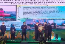 Dua Kelompok Nelayan Konservasi di Wakatobi Raih Penghargaan dari KLHK Dua Kelompok Nelayan Konservasi di Wakatobi Raih Penghargaan dari KLHK