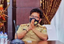 Pemprov Sultra Ingatkan ASN Bahaya Klaster Perkantoran Kepala Dinas Komunikasi dan Informatika (Diskominfo) Sultra, Ridwan Badallah