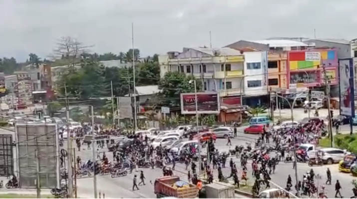 Kerusuhan di Kendari: Terjadi Penganiayaan, Sejumlah Toko Dirusak