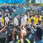 Daftar di KPU, Pasangan Surunuddin – Rasyid Dikawal Ribuan Warga Konsel Daftar di KPU, Pasangan Surunuddin - Rasyid Dikawal Ribuan Warga Konsel