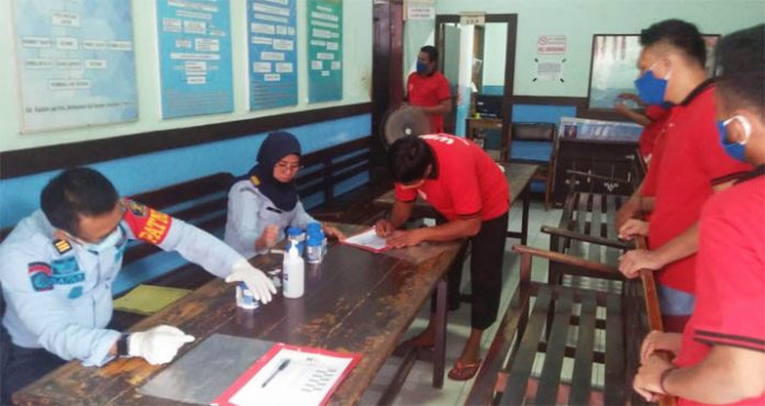 Mendadak Tes Urine, Narapidana di Rutan Kendari Negatif Narkoba