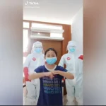 Sempat Viral di Tiktok, Bocah Asal Baubau Sembuh dari Covid-19 Viral Video Pasien Covid-19 di Baubau Main TikTok dengan Nakes