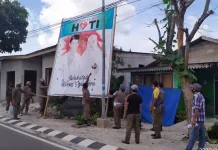 Satpol PP dan Bawaslu Tertibkan Puluhan APK Paslon di Wakatobi Satpol PP dan Bawaslu Tertibkan Puluhan APK Paslon di Wakatobi