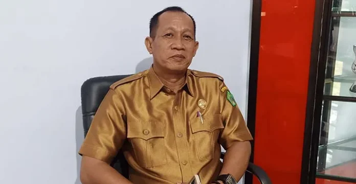 Kepala Bidang (Kabid) pembinaan masyarakat dan desa DPMD Kolut Nasir Gaffar