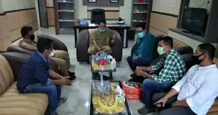 Lagi, 500 Pelaku Usaha di Muna Dapat Bantuan Paket Sembako