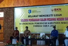 Kepala BKN RI Pantau Langsung Tes SKB di Wakatobi Kepala BKN RI Pantau Langsung Tes SKB di Wakatobi