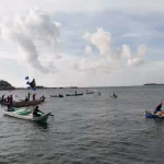 Nelayan Bajo Antusias Sambut Kedatangan Haliana-Ilmiati Nelayan Bajo Antusias Sambut Kedatangan Haliana-Ilmiati