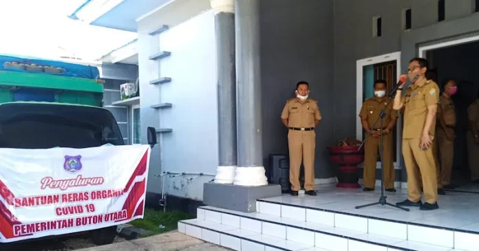 Pemda Butur Salurkan 20 Ton Beras dan 5000 Botol VCO untuk Masyarakat Rentan Covid-19