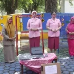 Pertamina Salurkan Bantuan 7 Unit Laptop untuk TK Bhayangkari di Sultra Pertamina Salurkan Bantuan 7 Unit Laptop untuk TK Bhayangkari di Sultra