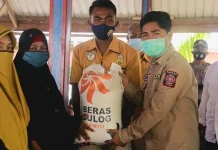 Bupati Buton Salurkan Bantuan Beras ke Peserta PKH Bupati Buton Salurkan Bantuan Beras ke Peserta PKH