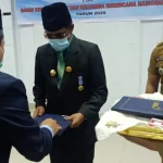Bupati Kolut Raih Penghargaan MKK dari BKKBN Pusat Bupati Kolut Raih Penghargaan MKK dari BKKBN Pusat