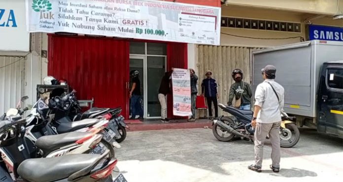 Massa Penolak Omnibus Law di Kendari Paksa Tutup Toko dan Pusat Perbelanjaan