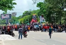 Tolak Omnibus Law, Ribuan Mahasiswa Padati Kawasan Depan Gedung DPRD Sultra Tolak Omnibus Law, Ribuan Mahasiswa Padati Kawasan Depan Gedung DPRD Sultra