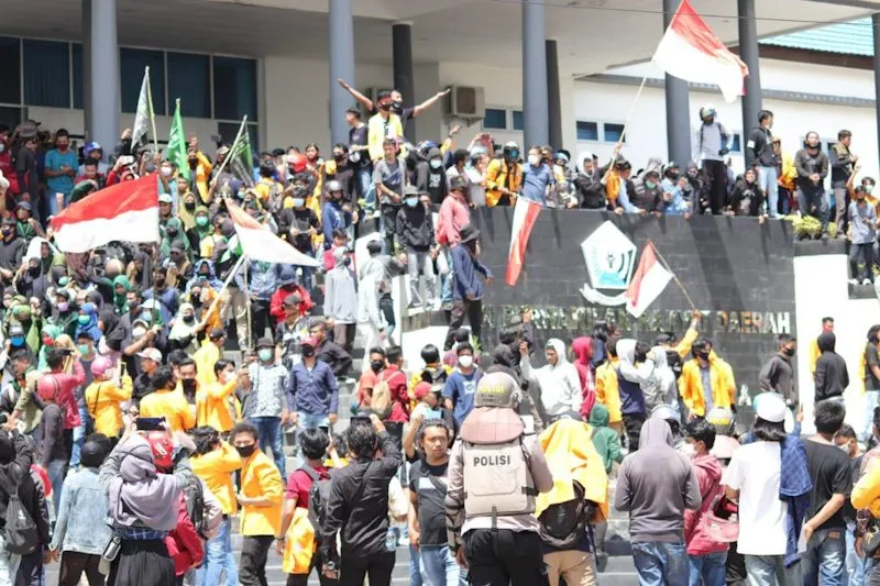 Foto: Demo Menolak UU Omnibus Law di Kendari
