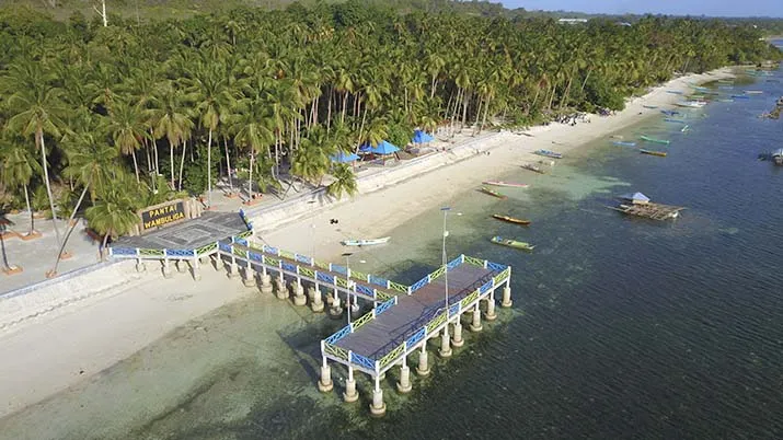 Pantai Wambuliga di Desa Sombu, Kecamatan Wangiwangi
