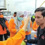 Satgas Covid-19 Tindak Warga Tak Pakai Masker di Jembatan Teluk Kendari Satgas Covid-19 Tindak Warga Tak Pakai Masker di Jembatan Teluk Kendari